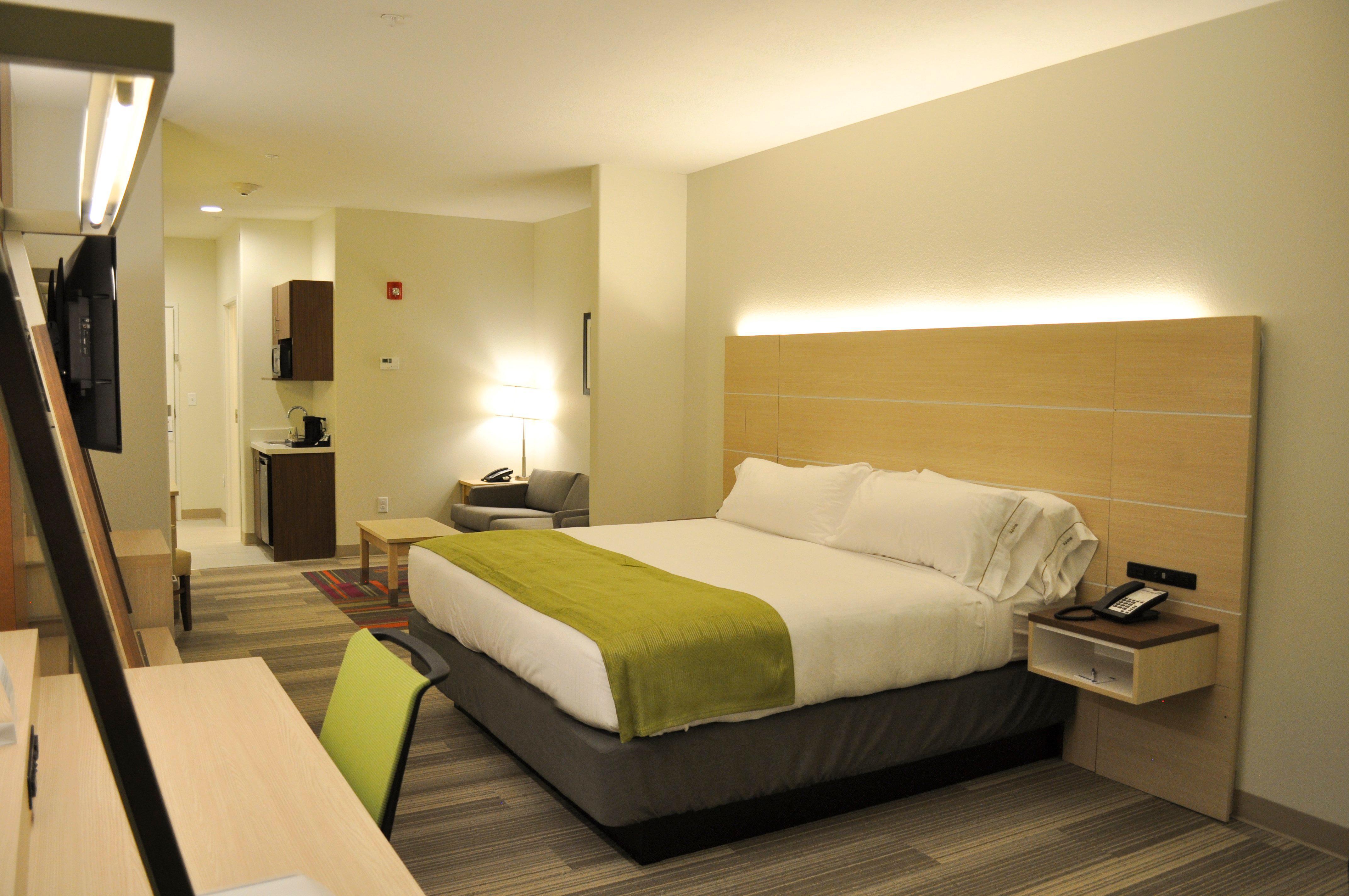 Holiday Express & By Ihg Hotel 2*