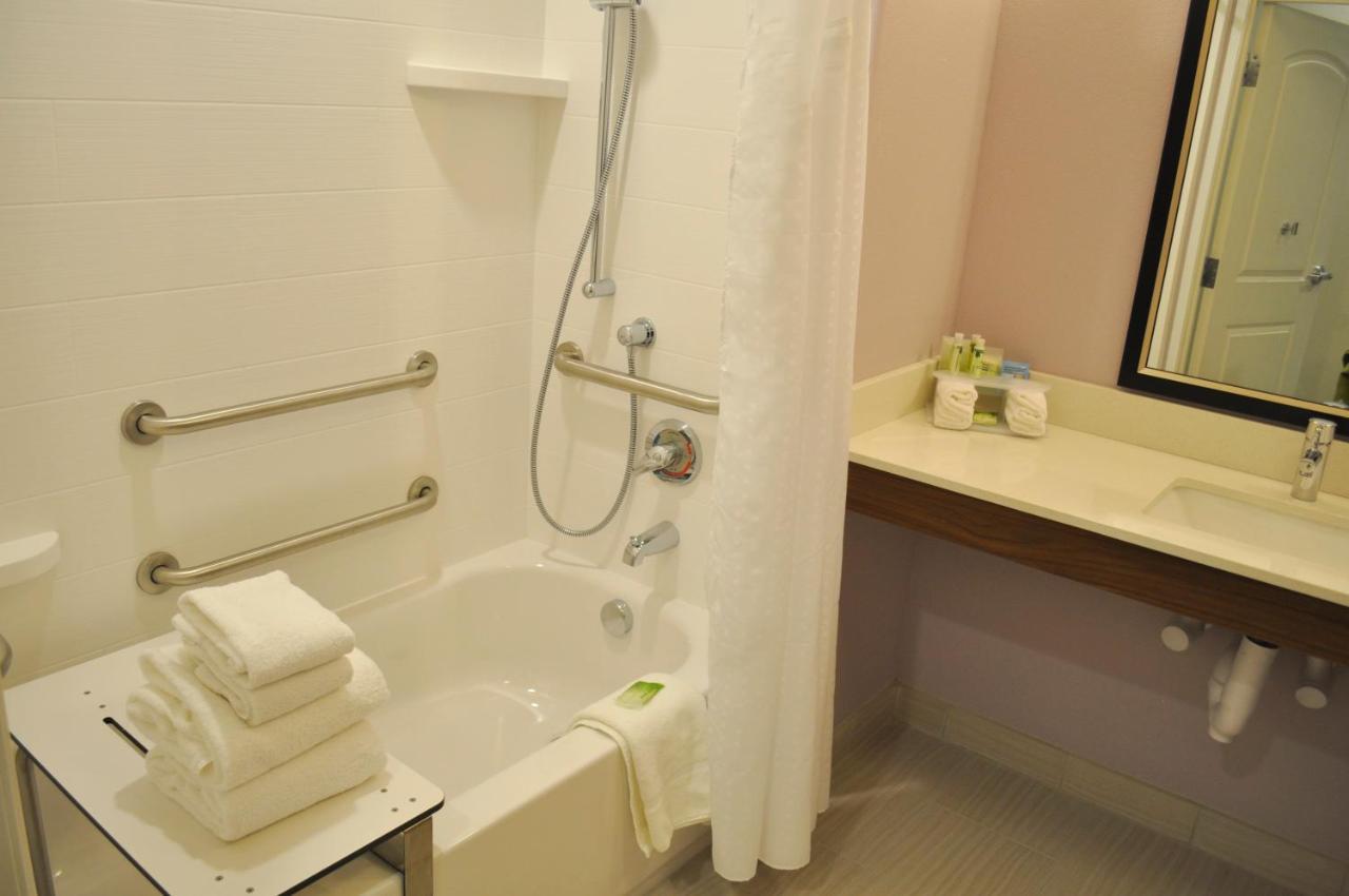 Holiday Express & By Ihg 2* Price